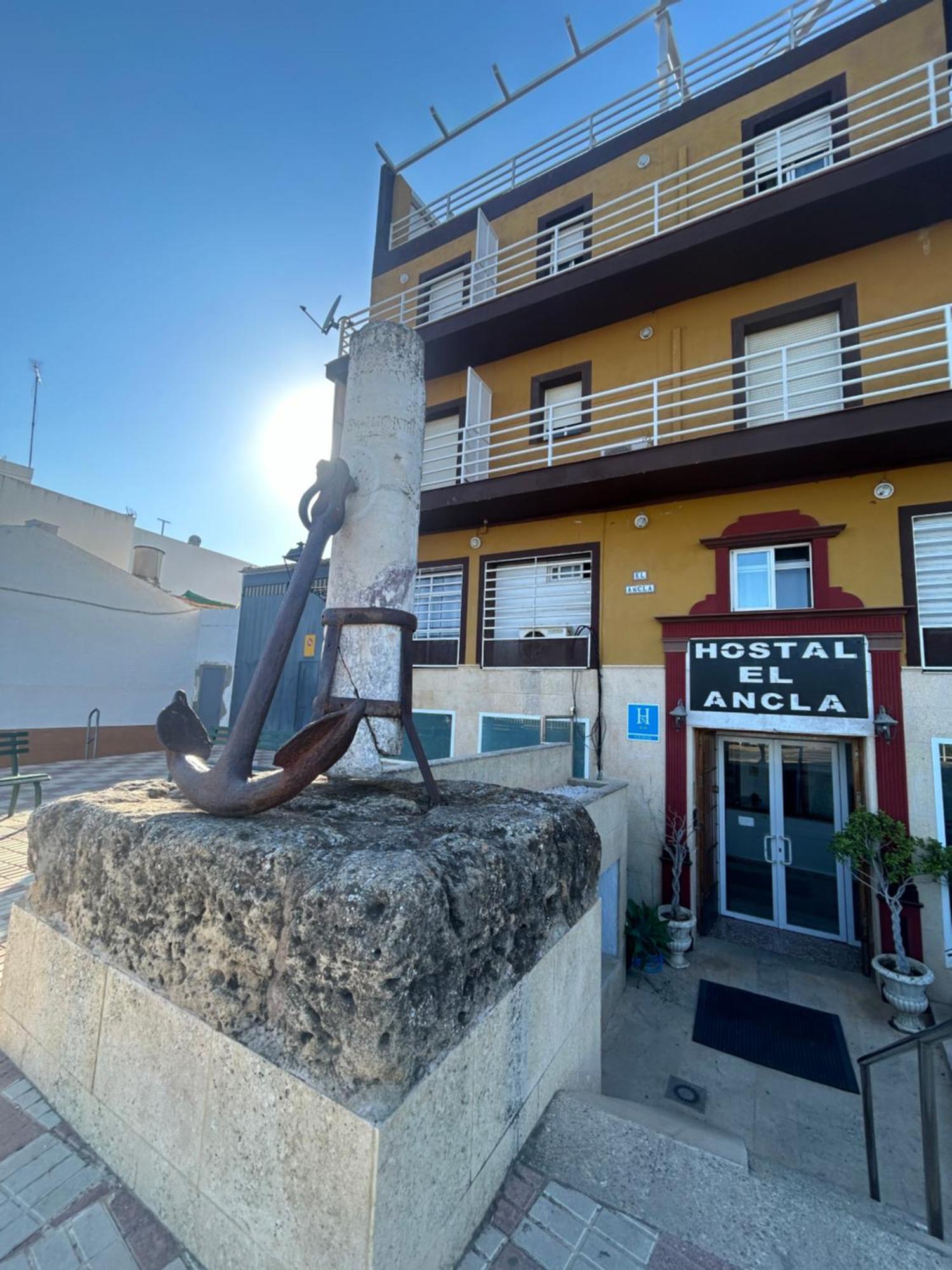 El Ancla Alcala del Rio Exterior foto